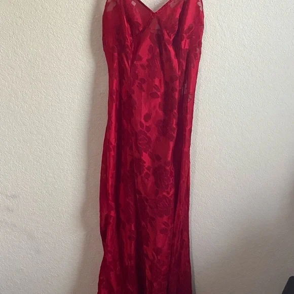 strapless open back dress Delilah Maxi Red – CHA COLLECTIVE main image 0